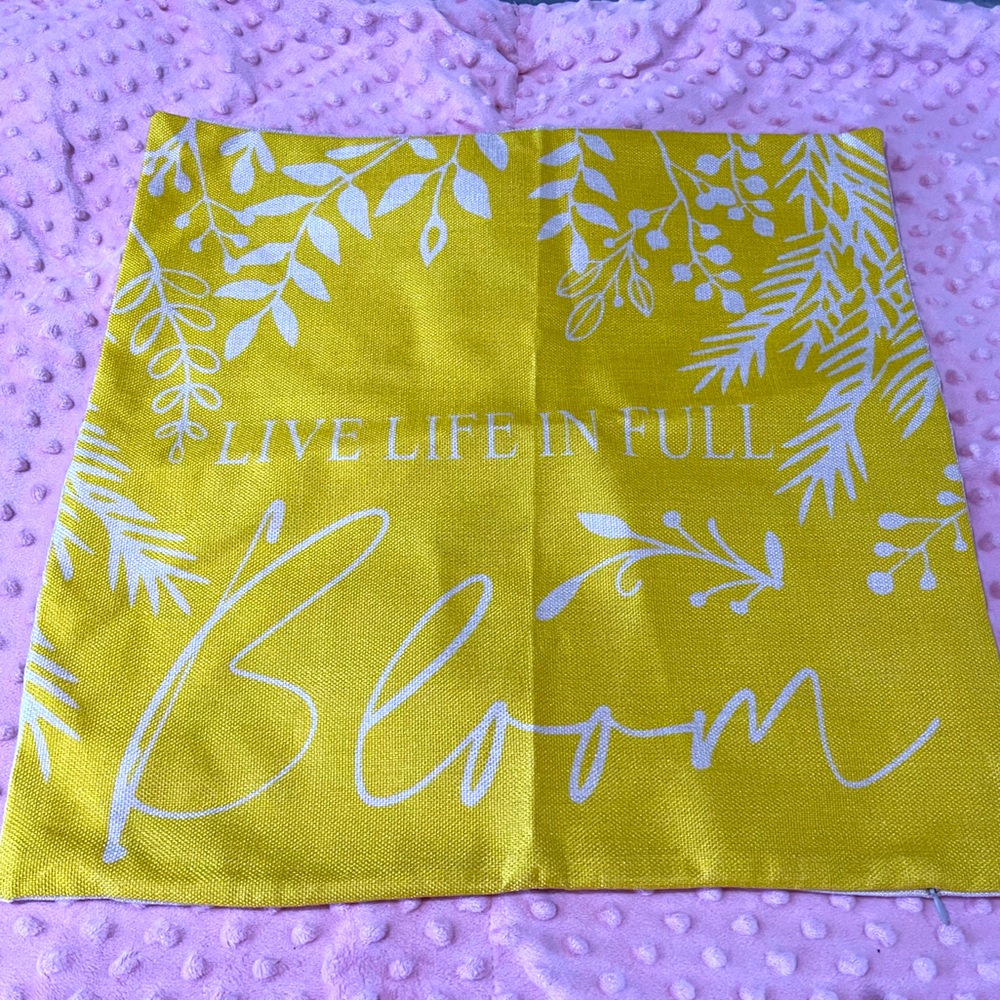 🔆Live Life in Full Bloom Yellow Accent Pillow Cover